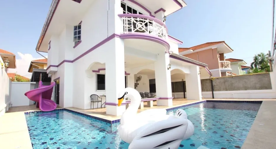 For rent 6 bedrooms villa in Bang Lamung, Chonburi