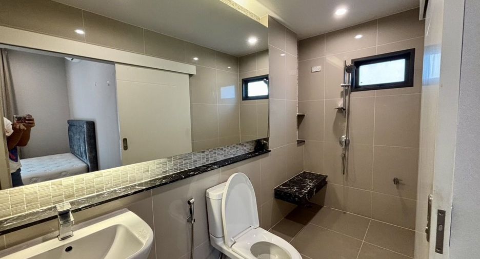 For sale and for rent 4 bedrooms house in Prawet, Bangkok