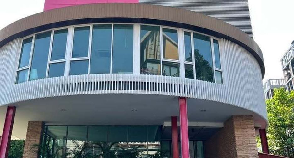 Wohnung zum Kauf mit 3 Zimmer in Watthana, Bangkok