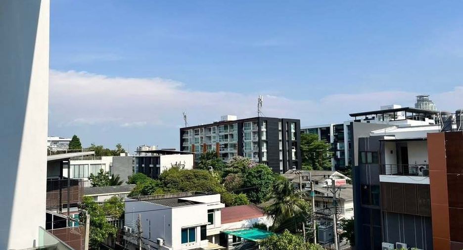 Wohnung zum Kauf mit 3 Zimmer in Watthana, Bangkok