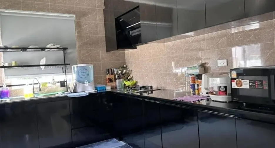 Casa en alquiler de 3 habitaciones en Bang Lamung, Chonburi