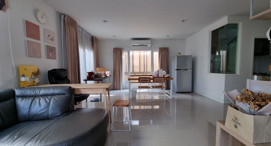 Casa en venta de 3 habitaciones en Prawet, Bangkok