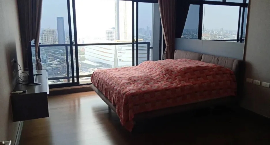 À vendre et à louer 3 chambres condo à Khlong San, Bangkok
