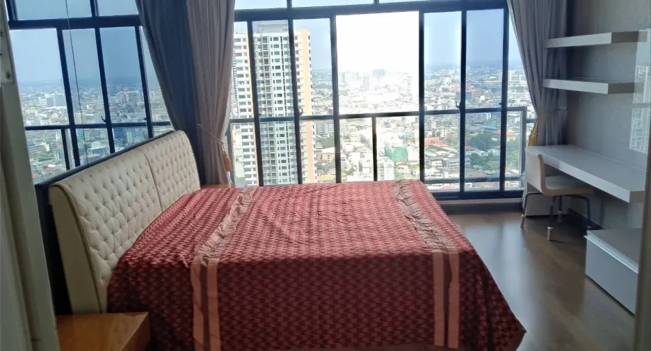 À vendre et à louer 3 chambres condo à Khlong San, Bangkok