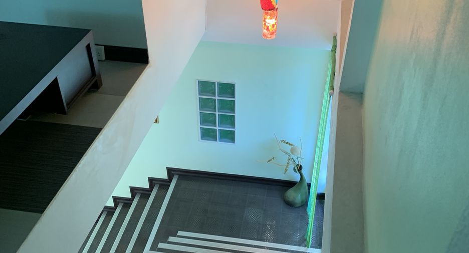 For sale 3 ベッドルーム townhouse in Bangkok Yai, Bangkok