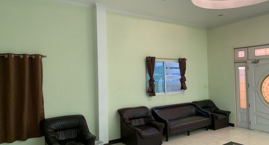 For sale 3 ベッドルーム townhouse in Bangkok Yai, Bangkok