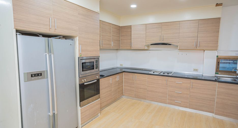 Casa en venta de 4 habitaciones en Bang Lamung, Chonburi
