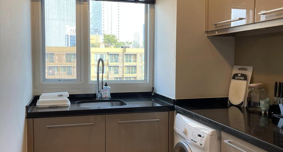 For sale and for rent studio condo in Watthana, Bangkok