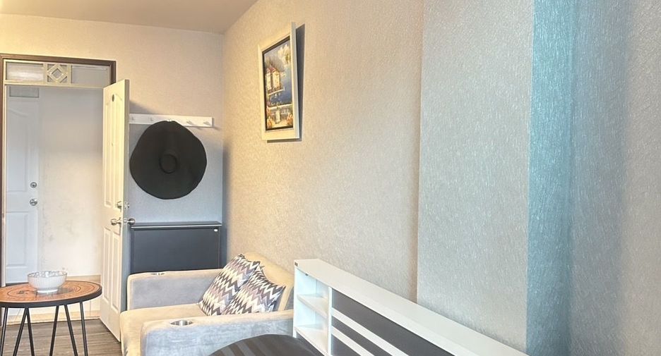 For sale studio condo in Huai Khwang, Bangkok