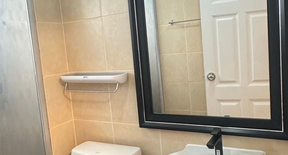 For sale studio condo in Huai Khwang, Bangkok