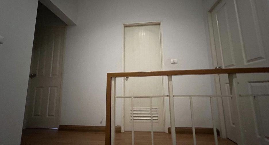 For sale 2 bedrooms townhouse in Phra Samut Chedi, Samut Prakan