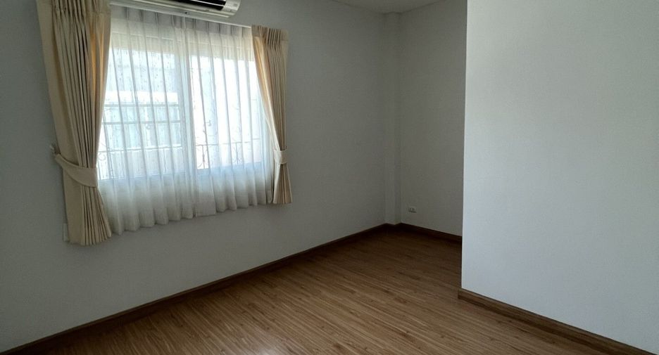 For sale 2 bedrooms townhouse in Phra Samut Chedi, Samut Prakan