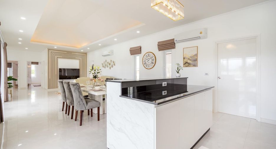 For sale 3 bedrooms villa in Hua Hin, Prachuap Khiri Khan