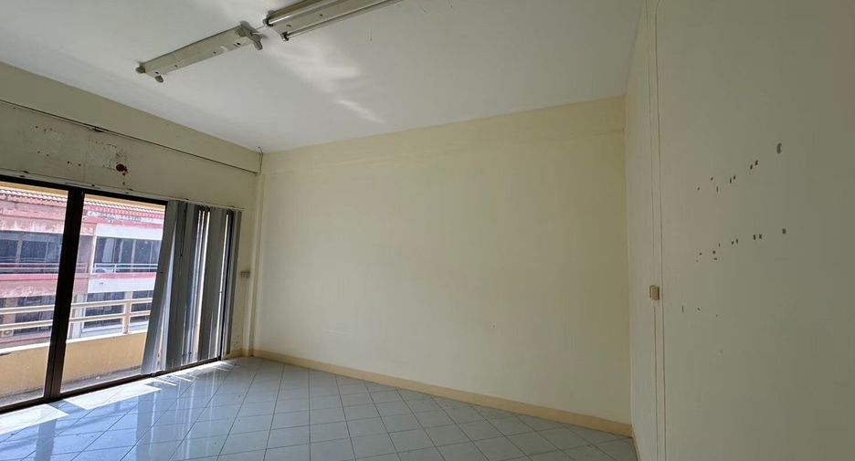 For rent 12 bedrooms retail Space in Mueang Rayong, Rayong