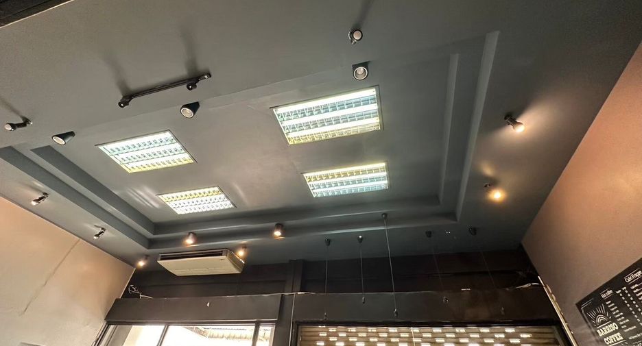Local comercial en alquiler de 12 habitaciones en Mueang Rayong, Rayong