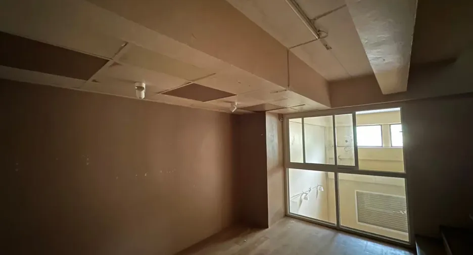 Local comercial en alquiler de 12 habitaciones en Mueang Rayong, Rayong