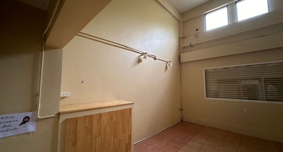 For rent 12 bedrooms retail Space in Mueang Rayong, Rayong