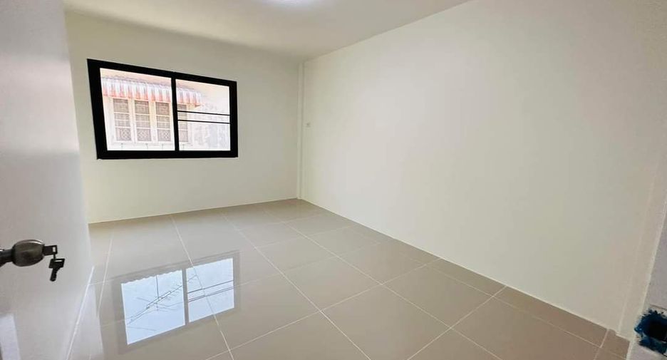 For sale 2 bedrooms townhouse in Khlong Sam Wa, Bangkok