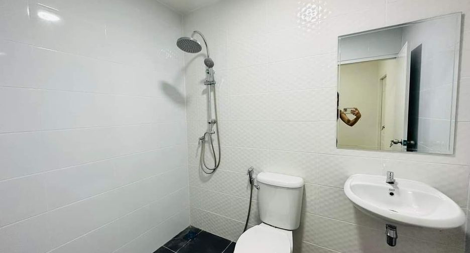 For sale 2 bedrooms townhouse in Khlong Sam Wa, Bangkok