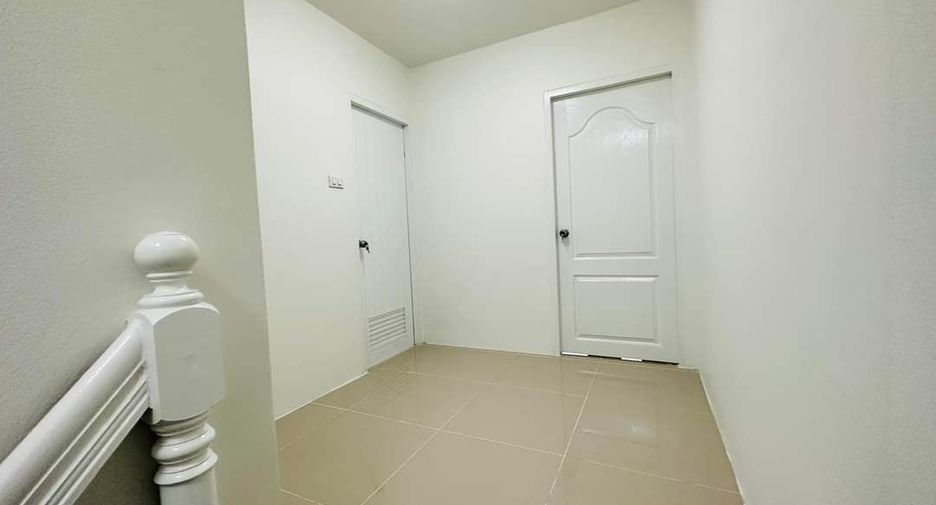 For sale 2 bedrooms townhouse in Khlong Sam Wa, Bangkok