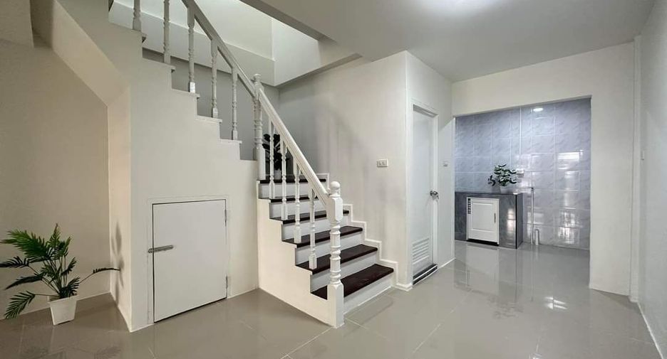 For sale 2 bedrooms townhouse in Khlong Sam Wa, Bangkok