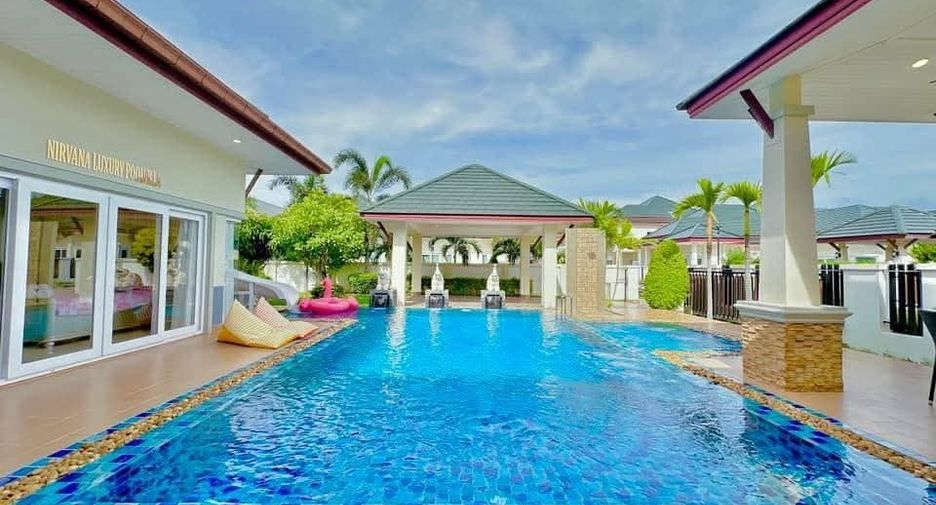 À vendre et à louer 4 chambres villa à Bang Lamung, Chonburi