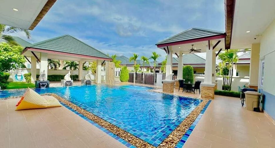 À vendre et à louer 4 chambres villa à Bang Lamung, Chonburi