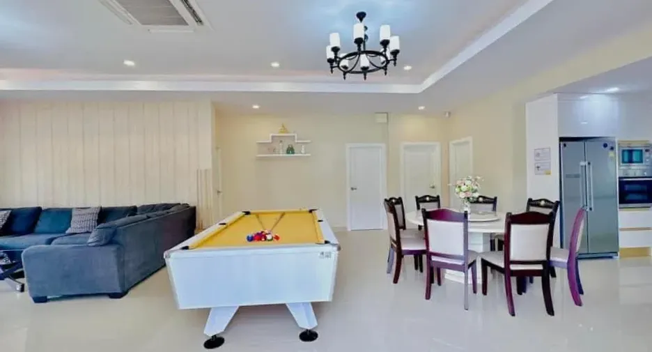 À vendre et à louer 4 chambres villa à Bang Lamung, Chonburi