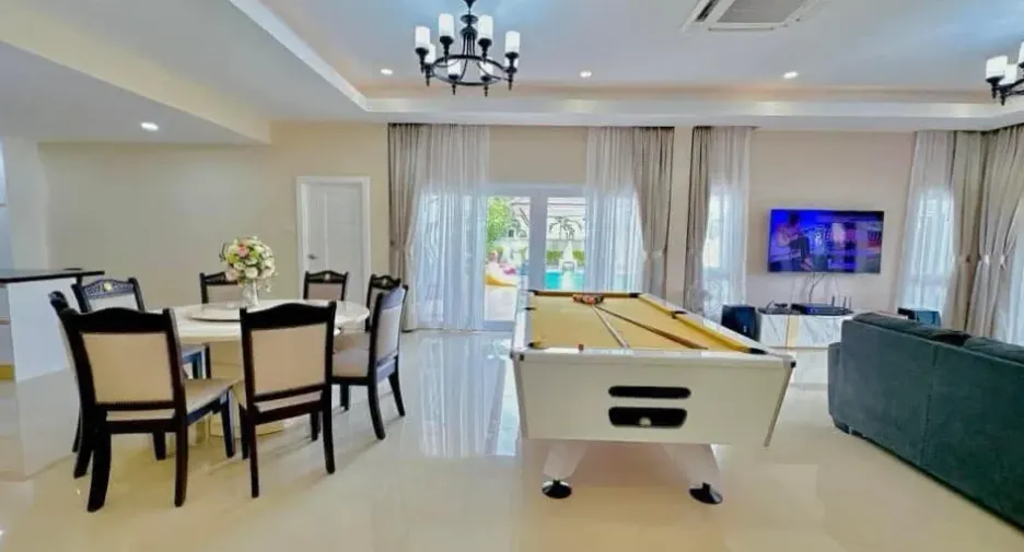 À vendre et à louer 4 chambres villa à Bang Lamung, Chonburi