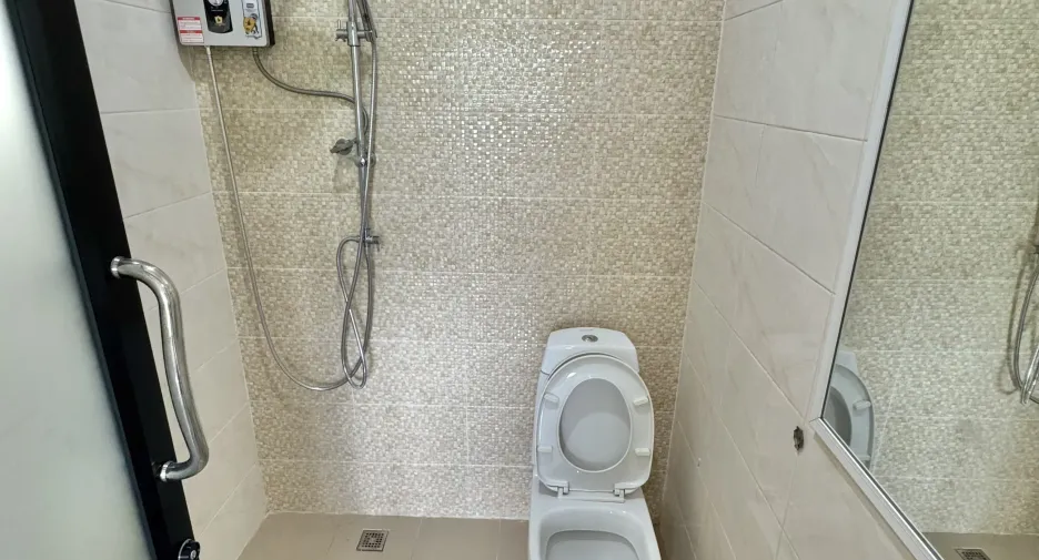 出售 和 出租 3 卧室 独立屋 在 Mueang Udon Thani, Udon Thani