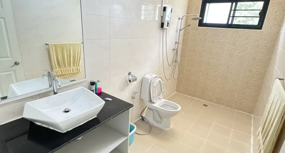出售 和 出租 3 卧室 独立屋 在 Mueang Udon Thani, Udon Thani