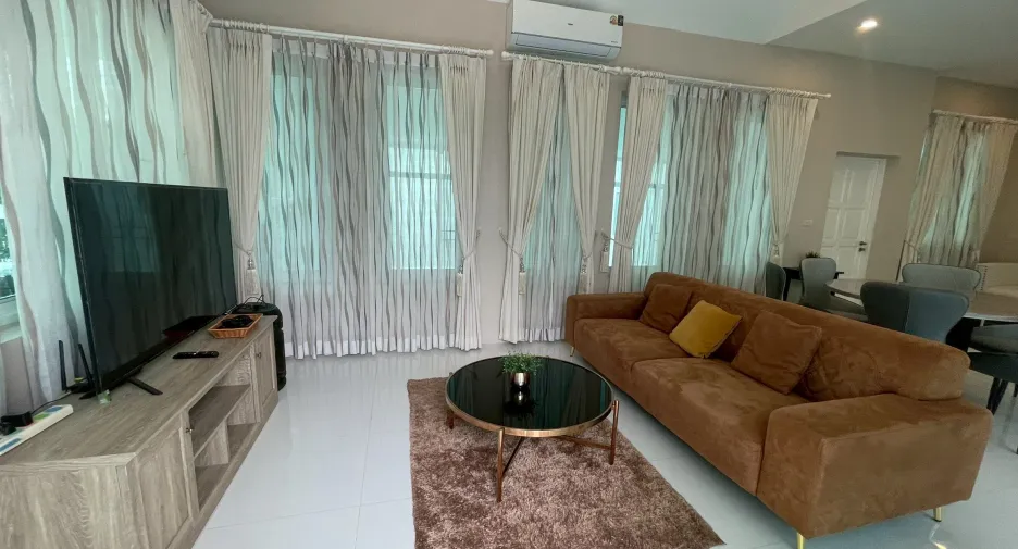 For rent 3 bedrooms villa in Hua Hin, Prachuap Khiri Khan