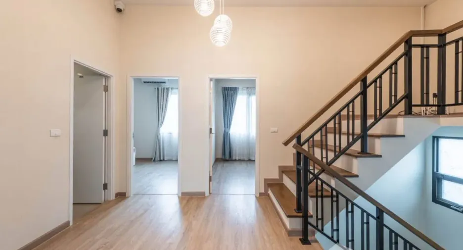 For sale 5 bedrooms house in Lat Krabang, Bangkok