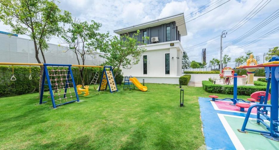 For sale 5 bedrooms house in Lat Krabang, Bangkok