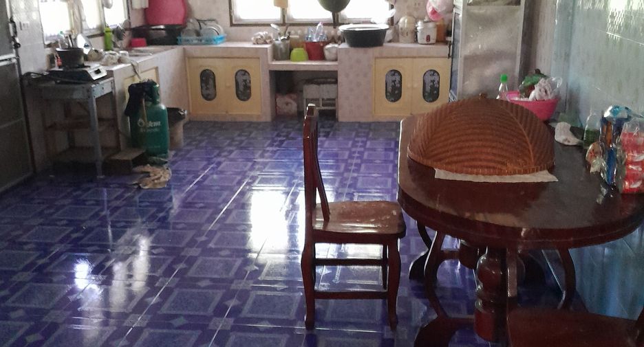 Casa en venta de 4 habitaciones en U Thong, Suphan Buri