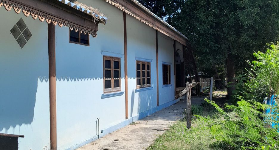 Casa en venta de 4 habitaciones en U Thong, Suphan Buri
