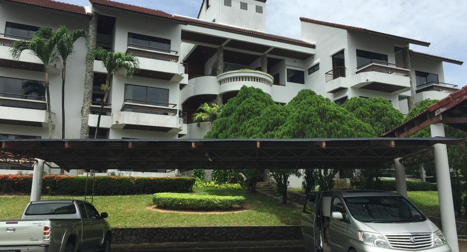 For sale 3 bedrooms apartment in Si Racha, Chonburi