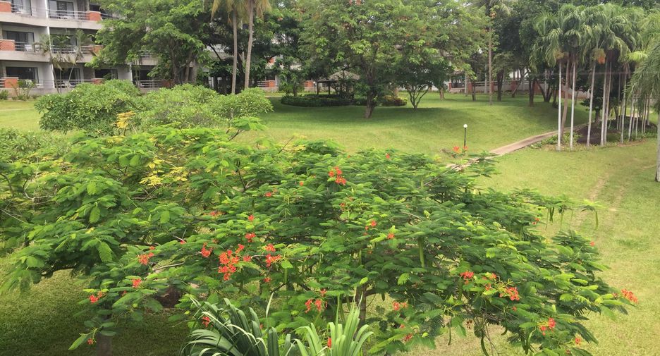 For sale 3 bedrooms apartment in Si Racha, Chonburi