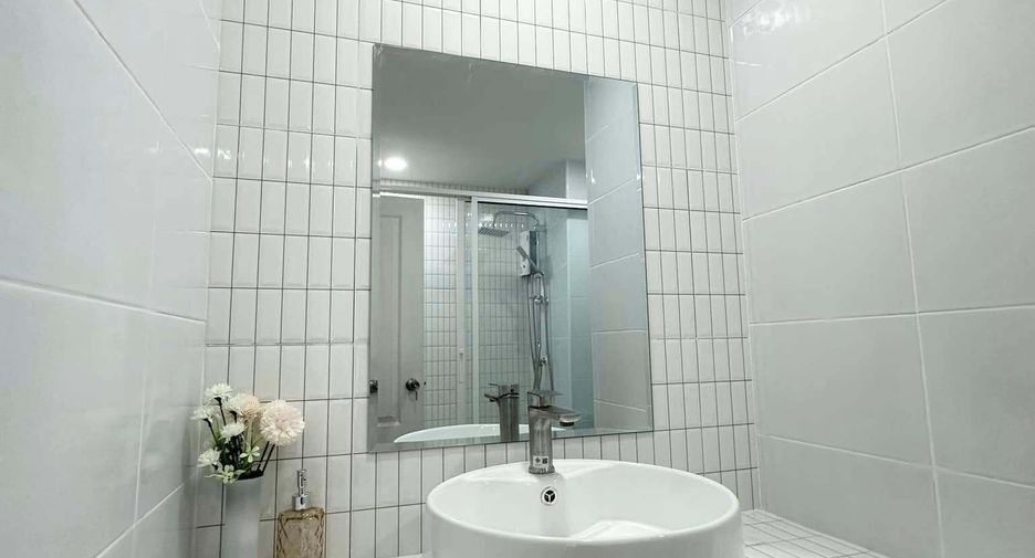 For sale studio condo in Wang Thonglang, Bangkok