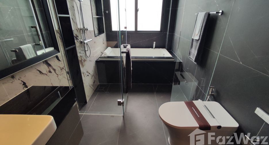 For sale 5 bedrooms house in Bang Na, Bangkok