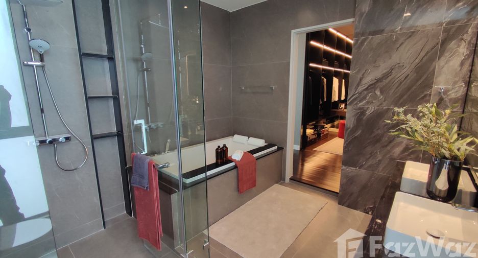 For sale 5 bedrooms house in Bang Na, Bangkok