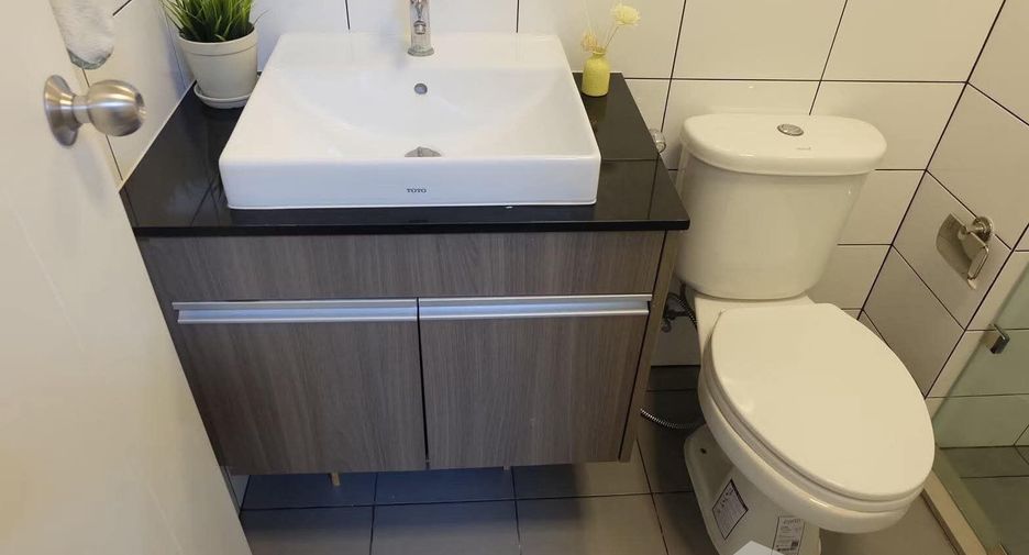 For sale and for rent studio condo in Huai Khwang, Bangkok