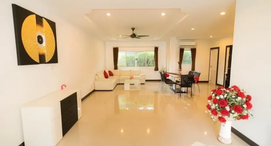 Villa en alquiler de 3 habitaciones en Mueang Phuket, Phuket