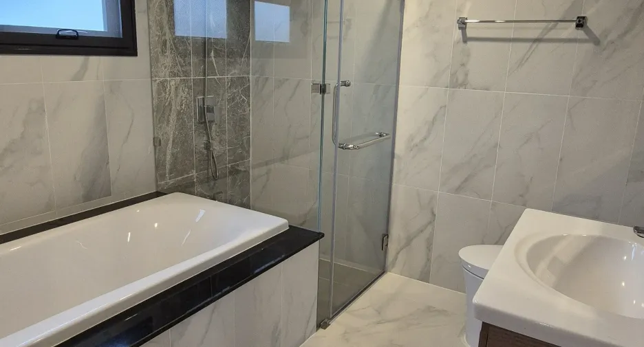 For sale 4 bedrooms house in Bang Lamung, Chonburi