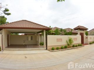 Casa en alquiler de 3 habitaciones en Bang Lamung, Chonburi