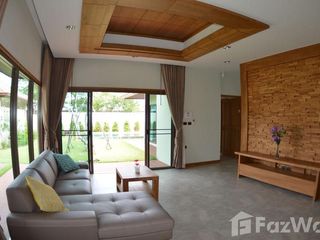 Casa en alquiler de 3 habitaciones en Bang Lamung, Chonburi