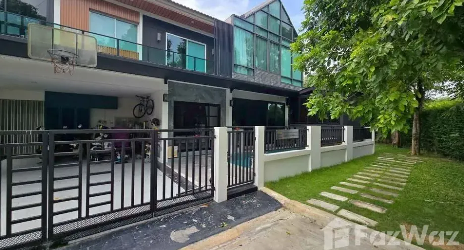 À vendre et à louer 4 chambres villa à Pak Kret, Nonthaburi