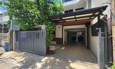 For sale 3 bedrooms townhouse in Yan Nawa, Bangkok
