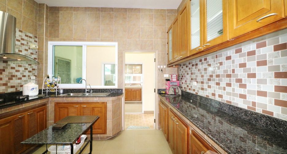 For sale 4 bedrooms house in Mueang Khon Kaen, Khon Kaen