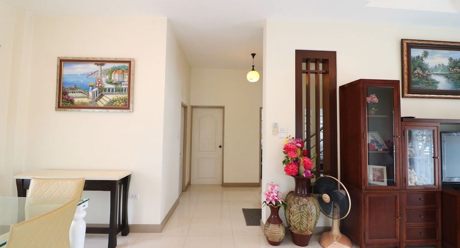 For sale 4 bedrooms house in Mueang Khon Kaen, Khon Kaen